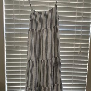 NWOT dip black and white summer maxi dress